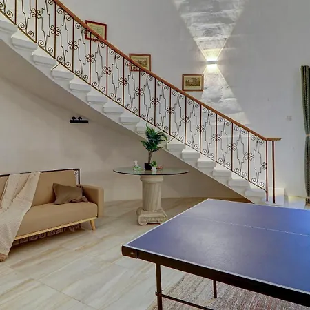 Stunning W Private Pool Tt Table Sleeps 14 St. Julian's