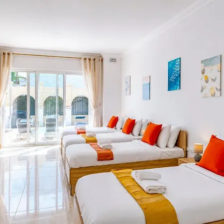 Stunning W Private Pool Tt Table Sleeps 14 St. Julian's