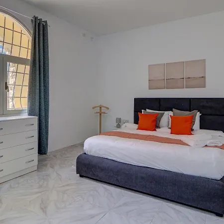 Stunning W Private Pool Tt Table Sleeps 14 St. Julian's