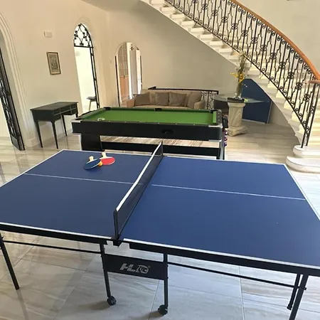 Stunning W Private Pool Tt Table Sleeps 14 St. Julian's