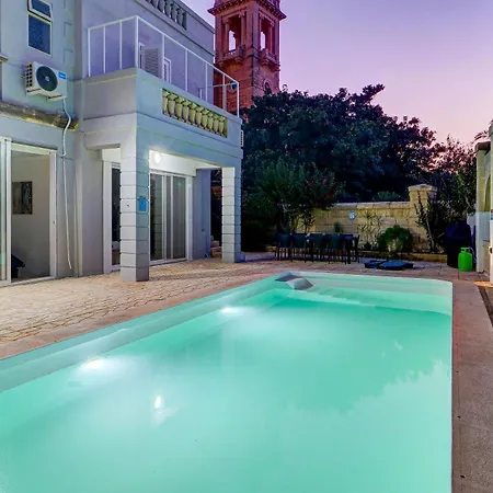 Stunning W Private Pool Tt Table Sleeps 14 *