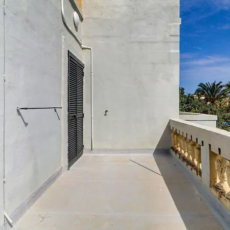 Stunning W Private Pool Tt Table Sleeps 14 Villa St. Julian's